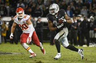 November Oakland Ca Usa Raiders Fullback Marcel Reece
