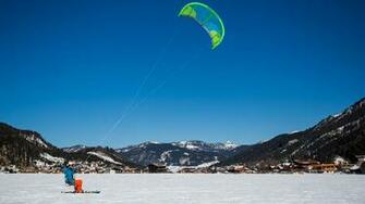 Snowkiting Achensee Winter Activities