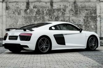 Audi R8 V10 Plus Wei Flatout Sportwagenvermietung In M Nchen