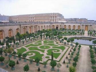 Chateau Versailles Wallpaper