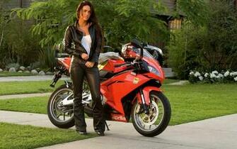 Fondos HD Mujeres Y Motos Megan Fox Moto Deportiva
