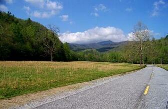 Old Country Road Wallpaper For iPad Pictures