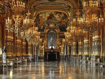 Opera Palace Wallpaper Background