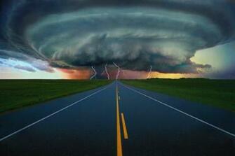 Tornado Wallpaper HD