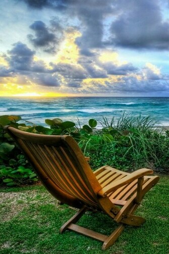 Wallpaper For iPhone Relaxation On Sea