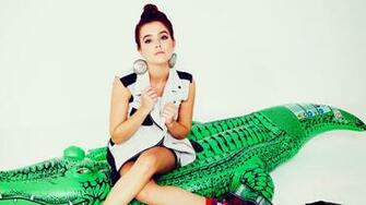Beautiful HD Zoey Deutch Wallpaper HDwallsource