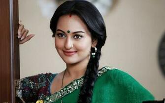 Sonakshi Sinha In Green Saree HD Wallpaper