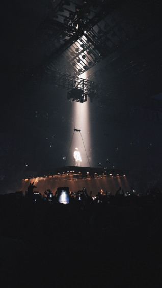 Lena Mansour On Kanye West Wallpaper