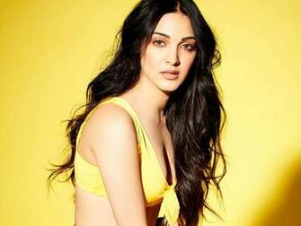 Kiara Advani Wallpaper Top Background