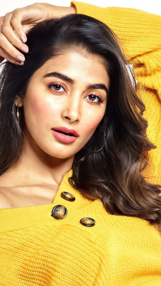 Pooja Hegde Wallpaper