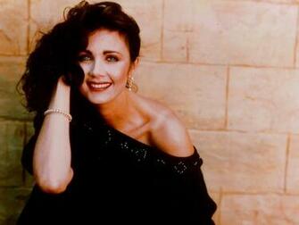 Lynda Carter Wallpaper