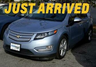 Chevrolet Volt In Beach Wallpaper Power