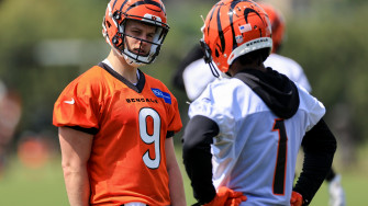 Rehabbing Burrow Says He Ll Be Ready For Bengals Opener Krqe News