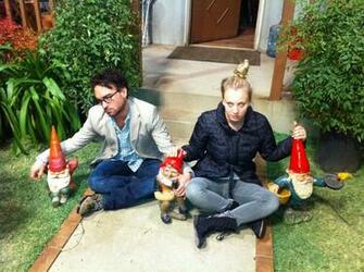 Johnny Galecki And Kaley Cuoco Image HD