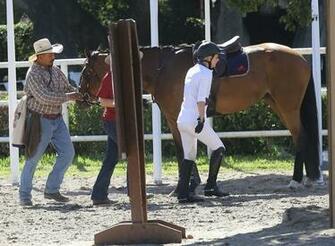 Kaley Cuoco Photos Participates In A Horse Jumping
