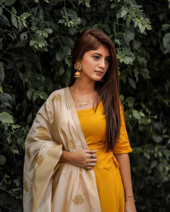 Arishfa Khan Wallpaper