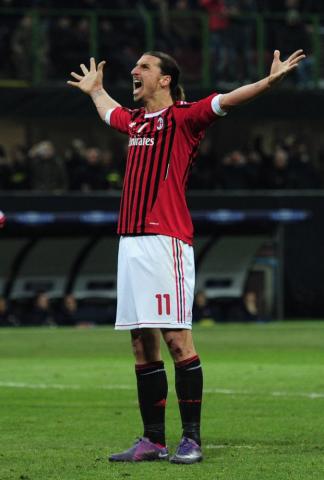 Zlatan Ibrahimovic Milan Celebration Wallpaper Teahub Io