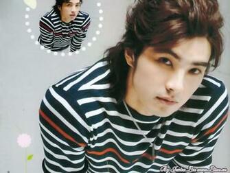 Mike He Girlfriend And Rainie Yang Jun Xiang Wallpaper