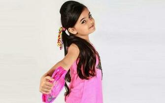 Pretty Queen Little Girl HD Wallpaper