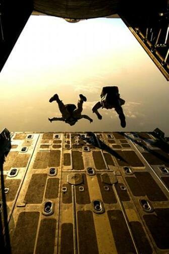 Paratroopers iPhone HD Wallpaper