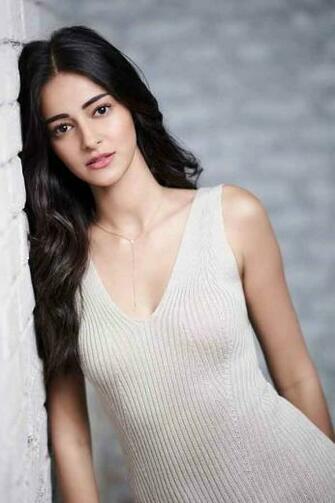 Ananya Panday Hot Photos Wallpaper HD Hq Image