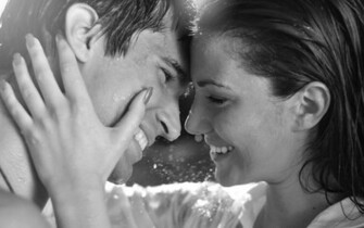 HD Desktop Wallpaper Love Couple In Rain Lovers Romance