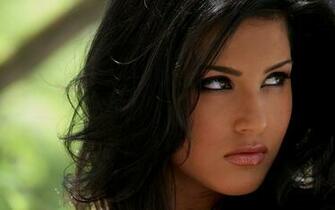 Top Res Sunny Leone HD Wallpaper