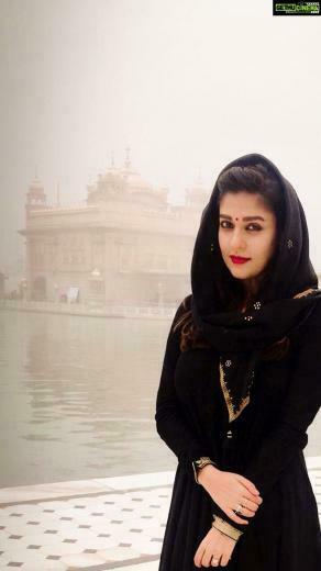 Nayanthara Tamil Actress HD Wallpaper Golden Temple