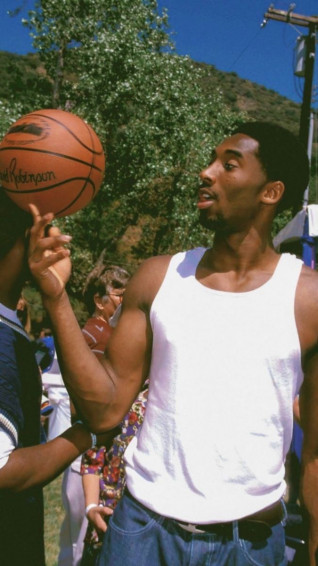 On Kobe Bryant Pictures Wallpaper