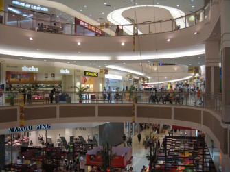 Spectacular Evening Of A Modern Shopping Mall Wallpaper