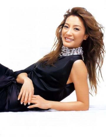 Michelle Yeoh Photo Datuk Bond