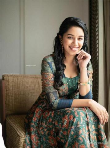 Mirnalini Ravi HD Wallpaper Desktop Background