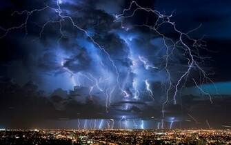 Giant Lightning HD Wallpaper