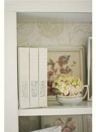 Wallpaper Back Of Built In Shelves Family Room Ideas
