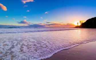 Cool Summer Sunset On The Beach Wallpaper