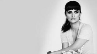 Penelope Cruz With Bang Desaturated Portrait Wallpaper