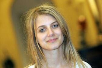 Melanie Laurent Wallpaper Cloudpix