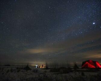 Camping Under The Stars Wallpaper HD
