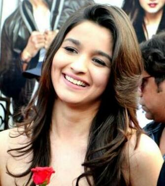 Alia Bhatt Wallpaper HD Cute Bollywood Actress