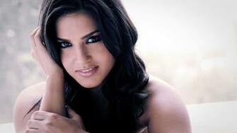 Hot Wallpaper Sunny Leone Non Nude Full HD