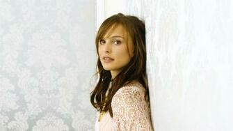 Natalie Portman HD Wallpaper