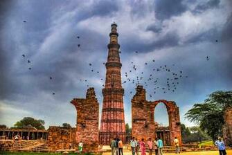 Qutub Minar New Delhi Clouds Wallpaper Baltana