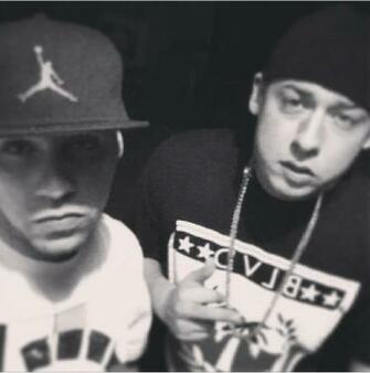 Cosculluela Y Su Esposa Apexwallpaper