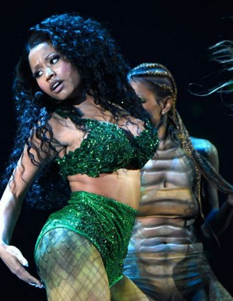 Nicki Minaj S Performance Was Filled With A Ton Of Greenery In The