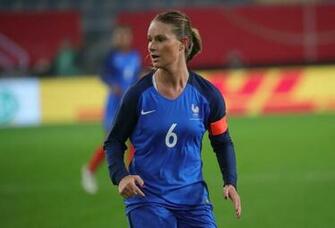 Amandine Henry On Fait Tourner Voit De Nouvelles Choses
