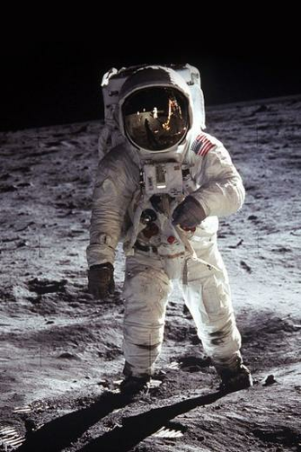 Astronaut iPhone Wallpaper Ipod HD
