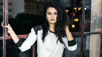 Selena Gomez HD Wallpaper Kb