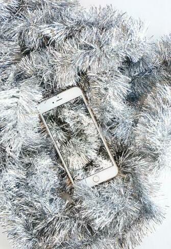 Properprintables Tinsel Holiday Wallpaper