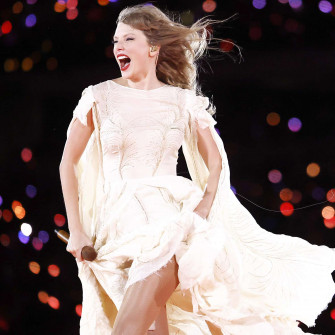 Star Tracks Taylor Swift Billie Eilish Billy Crystal Photos