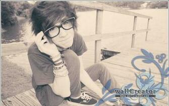 The Cute Guy With Glasses Wallpaper